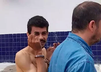 Entre as várias prisões, Lucas Abreu foi apreendido em fevereiro do ano de 2022, durante uma barreira na estrada, junto a Thiago de Aquino Bastos, o "Parauapeba", após mandado expedido pela Vara Criminal local por homicídio qualificado (Reprodução / Site Ze Dudu)
