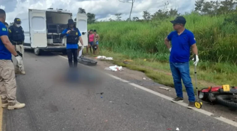 Acidente deixou dois homens mortos. — Foto: Reprodução / TV Liberal