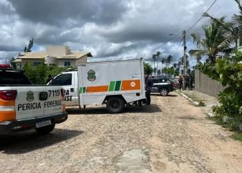 Policiais civis são mortos dentro de delegacia em Camocim, no interior do Ceará. — Foto: Mateus Ferreira/TVM