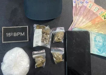 Policiais militares prenderam, em Itaituba, no sudoeste do Pará, Paulo Roberto Almeida Ferreira Júnior, conhecido pelo apelido de "Golden Boy". Os agentes apreenderam com ele uma certa quantidade de entorpecentes (Divulgação/Portal Giro)