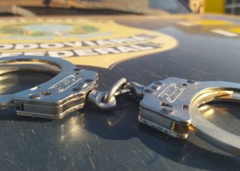 Homem procurado por tráfico de drogas é preso dentro de ônibus na BR-230, no Pará