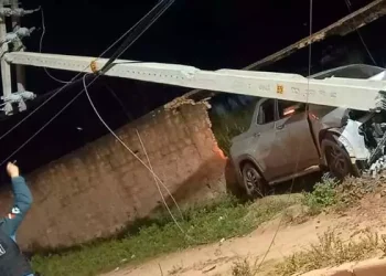 Colisão aconteceu durante a madrugada. (Reprodução / Blog do Pião)