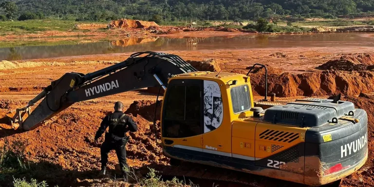 Investigações ainda buscam outros responsáveis pelo garimpo na região. (Divulgação / Polícia Federal)