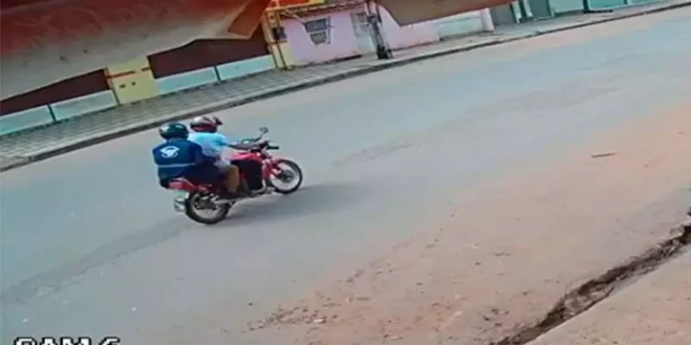 Um comerciante foi baleado na perna durante um assalto na travessa Karanã, próximo à rua Tancredo Neves, no bairro Nova República, em Santarém. Dois homens em uma moto são suspeitos de praticar essa ação criminosa (Divulgação/jornal O Impacto)