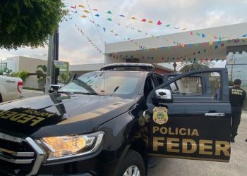 PF faz buscas contra neonazistas que teriam estimulado assassinatos em cidade brasileira