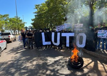 Estudantes de vários cursos da UEPA em Marabá fazem protesto na rodovia Transamazônica