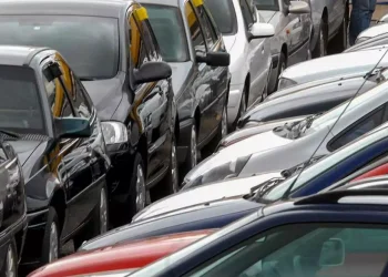 Em algumas montadoras, o crédito disponível já se esgotou (© Marcello Casal Jr./ABr)