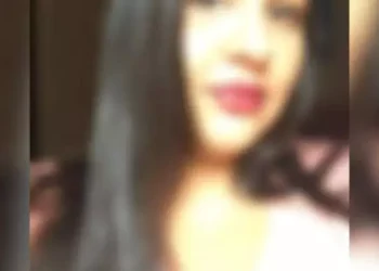 Ana Carolina Santos de Sousa Diniz chegou a discutir com sogros antes da suposta agressão e tentativa de atropelá-los (Reprodução / Plantão 24 Horas News)