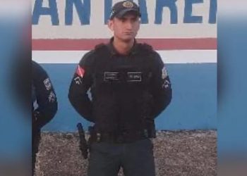 PM identificado como soldado Batista não resistiu aos ferimentos e morreu no local. Reprodução: Redes Sociais