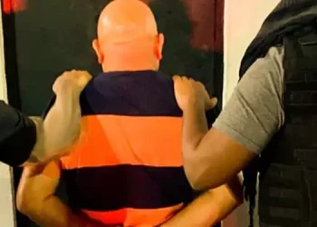 Foragido da justiça há 20 anos, Deuzimar Alves Gonçalves, conhecido como “Careca”, é preso em São Félix do Xingu, sul do Pará. (Reprodução / Correio de Carajás)