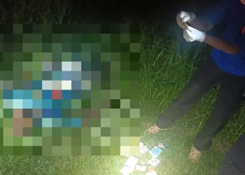 A Polícia Científica foi acionada e removeu o corpo do local. (Reprodução / WhatsApp / Sem autoria)