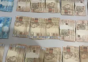 Parte do dinheiro da vítima foi resuperado (Reprodução PC)