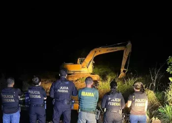 O garimpo nas margens do rio é responsável pela poluição dos afluentes do rio que abastecem a cidade de Parauapebas e região. (Divulgação / Ascom PF)