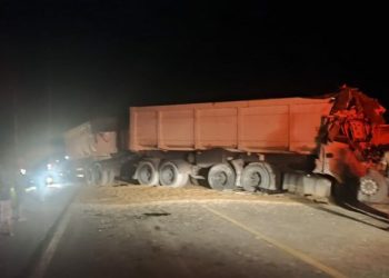 Os dois automóveis seguiam sentido Capanema – Santa Maria do Pará quando o choque entre eles ocorreu (Divulgação / PRF)