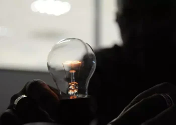 Apagão no Brasil: falta de energia atinge 25 estados e o DF nesta terça