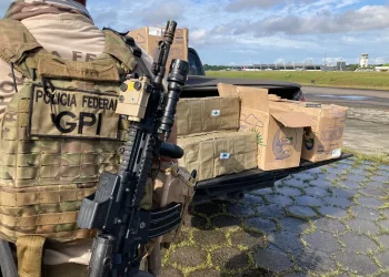 Polícia Federal apreendeu drogas dentro de avião de igreja, que alegou desconhecer procedência do material — Foto: Polícia Federal/Divulgação