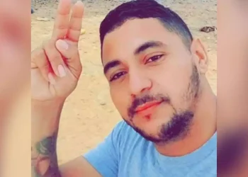 Elton foi levado ao Hospital Regional do Tapajós, mas não resistiu aos ferimentos provocados pelos tiros que sofreu e morreu na unidade hospitalar. (Reprodução / Plantão 24horas News)