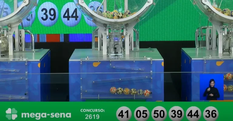 O concurso 2.619 da Mega-Sena foi realizado na noite desta quarta-feira (9), em São Paulo. Ninguém acertou as seis dezenas, e o prêmio para o próximo sorteio acumulou em R$ 115 milhões. Veja os números sorteados: 05 - 36 - 39 - 41 - 44 - 50. 5 acertos - 83 apostas ganhadoras: R$ 76.879,44 4 acertos - 6.849 apostas ganhadoras: R$ 1.330,95 O próximo sorteio da Mega será no sábado (12).