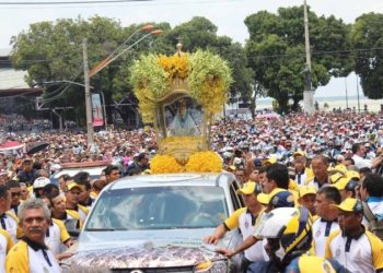 A corda de 800m que protege a imagem peregrina de Nossa Senhora de Nazaré durante a procissão foi produzida pela primeira vez no Pará e utilizou mais de uma tonelada de fibra feita com malva amazônica, cultivada por agricultores de mais de 20 municípios do estado - (crédito: Aline Andrade/Ascom Basílica de Nazaré)