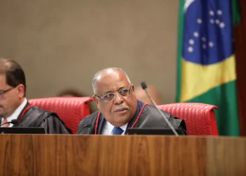 "Além disso, duas das três candidatas laranjas são filha e esposa de outro candidato ao cargo de vereador", apontou o TSE. Em ambos os casos, a Corte tornou as candidatas fictícias lançadas inelegíveis pelo prazo de oito anos, de acordo com a decisão.