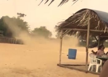 VÍDEO: Redemoinho de areia surpreende banhistas em praia de Altamira, Pará