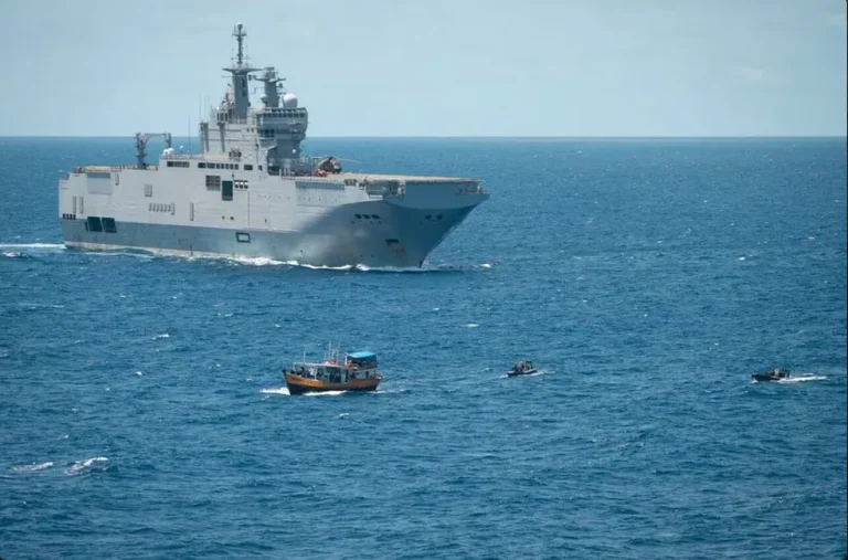 Navio que saiu do Pará com quase 900 kg de cocaína teve droga apreendida e destruída pela Marinha francesa — Foto: Prefeitura Marítima de L’Atlantique