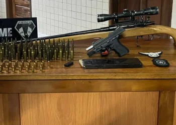 Foragido foi preso com armas em Castanhal, no Pará — Foto: PM/Divulgação