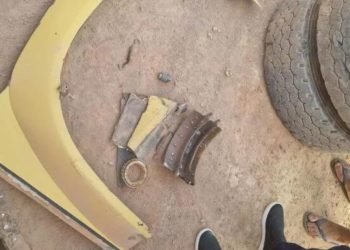 Roda de micro-ônibus solta e assusta passageiros na Transamazônica, no Pará