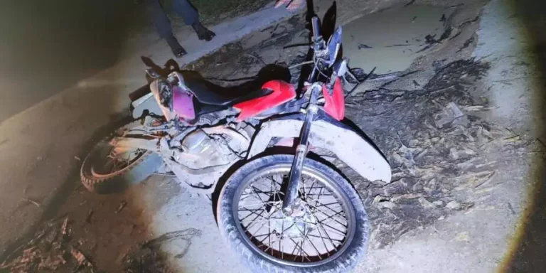 A vítima e a motocicleta foram encontradas por volta das 2h30 de domingo (24). (Reprodução/ Correio de Carajás