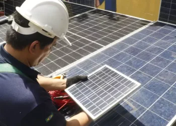 A quantidade de conexões operacionais da fonte fotovoltaica em telhados, fachadas e pequenos terrenos cresceu de 35,5 mil em 2022 para 65,2 mil em 2023 (Igor Mota / O Liberal)