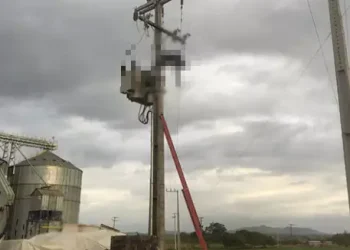 Eletricista morre após sofrer descarga elétrica em poste em Eldorado dos Carajás, no Pará