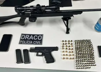 Foram apreendidas 14 armas de fogo, provas documentais, aparelhos celulares e 545 munições. (Divulgação/ PC-MA)