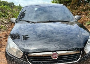 Veículo atingindo durante o tiroteio em terra indígena no Pará — Foto: Acervo Pessoal