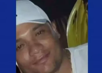 Segundo a narrativa policial, Alex (na foto) estava sendo procurado pelas polícias das duas cidades, quando no início tarde de sábado, por volta das 13h40, morreu em um embate com os agentes da PM, próximo à ponte de concreto da rodovia (Reprodução/Site O Impacto)