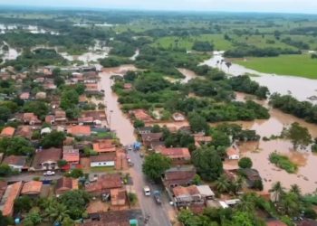 Mais de 200 pessoas estão desabrigadas após enchentes provocadas pelas chuvas em Rio Maria, no Pará