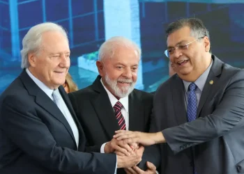 Lula empossa Lewandowski no Ministério da Justiça