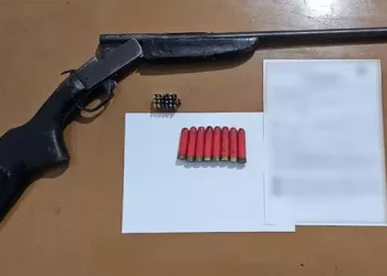 Na residência do suspeito os policiais apreenderam uma arma de fogo e munições (Divulgação/Polícia Civil