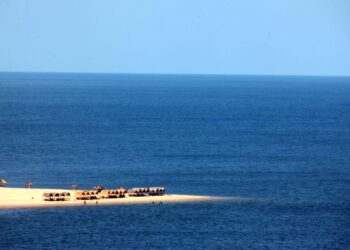 A praia de Alter-do-Chão, em Santarém, às margens do Rio Tapajós, tem notoriedade internacional como uma das mais belas do planeta / Foto: Divulgação Agência Pará