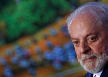 Reprovação de Lula chega a 33% e empata com aprovação, agora de 35%