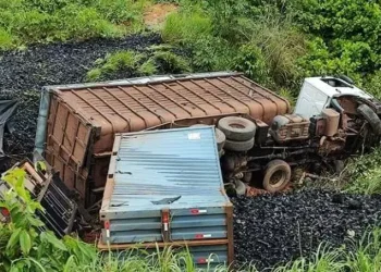 Bebê de um ano e 11 meses morre em acidente envolvendo carreta, na PA-150