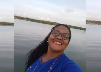 Mulher é encontrada morta em quintal de casa abandonada, em Curuçá