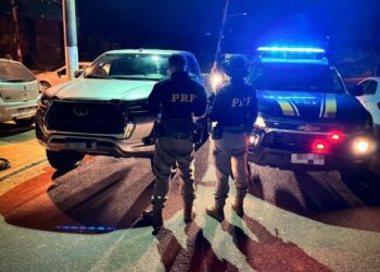 PRF recupera veículo roubado, em Marabá/PA