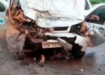 Batida de frente entre carreta e carro que transportava pacientes deixa uma pessoa morta, no PA