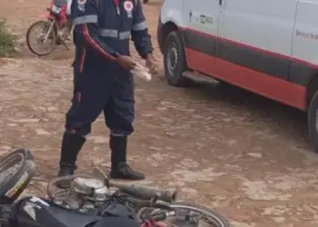 Adolescente dirigia uma motocicleta no momento do crime (Reprodução / Fato Regional)