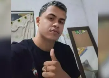 Na cena do crime, o pai do rapaz disse aos militares que Rui Guilherme Xavier da Silva Filho, de 19 anos, tinha saído de casa cerca de cinco minutos antes de ser assassinado. (Reprodução / Redes sociais)