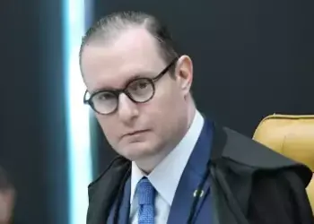 Cristiano Zanin suspendeu prorrogação da desoneração da folha de pagamento de municípios e de diversos setores produtivos. (Cristiano Zanin / Carlos Moura / STF)