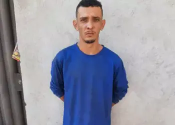 A imagem mostra Gênio Rodrigues Amorim, conhecido como “Kuririn”, que foi preso na última segunda-feira (27), em Goiás. (Foto: Reprodução | Correio de Carajás)