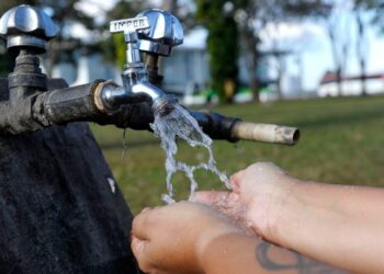 Sancionada lei que garante tarifa social de água e esgoto para famílias de baixa renda