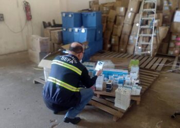 Sefa apreende mercadorias importadas em ônibus de passageiros 