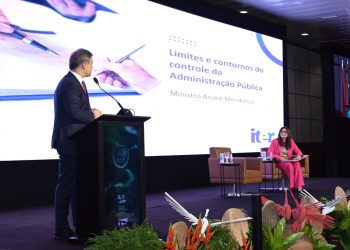 Ministro do STF, André Mendonça e a presidente do TCE-PA, Rosa Egídia